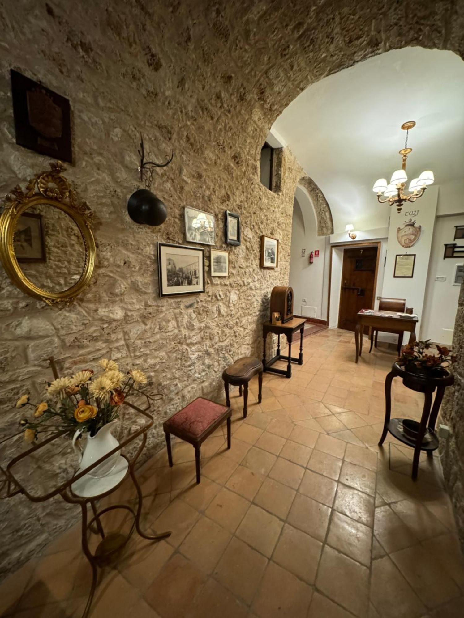 Le Prigioni Del Palazzo B&B Sora Bagian luar foto
