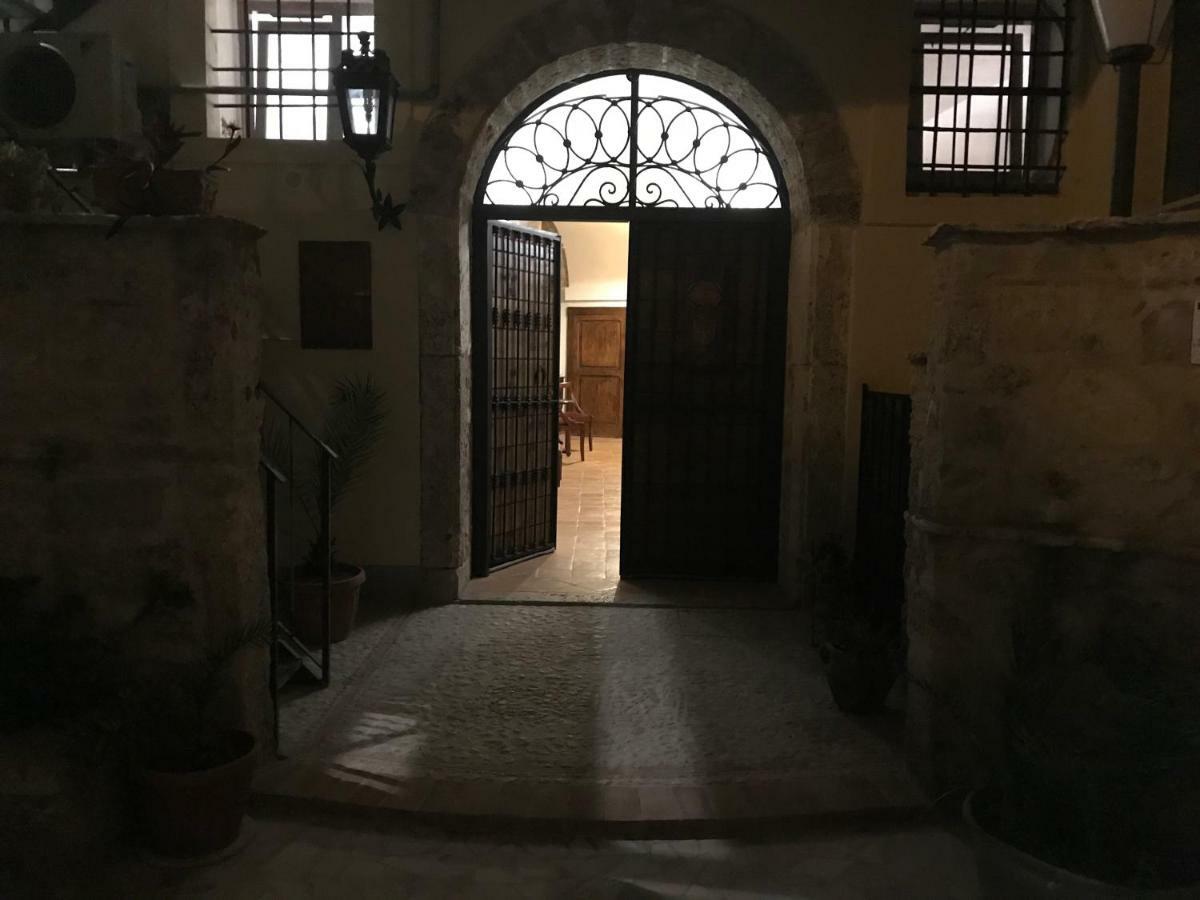 Le Prigioni Del Palazzo B&B Sora Bagian luar foto